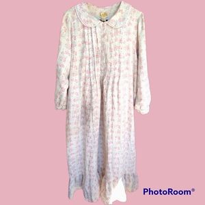 Vtg 90s floral flannel nightgown